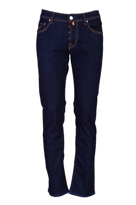 Shop JACOB COHEN  Jeans: Jacob Cohen jeans Nick.
Bottoni logati con finitura smaltata.
Vita regolare.
Modello a cinque tasche con logo ricamato sul taschino.
Salpa logata in cavallino.
Patta interna ricamata con nome del pantalone e citazione del fondatore.
Chiusura con bottoni.
Slim fit.
Composizione: 92 % Cotone 8% Elastan.
Made in Italy.. NICK UQE06 40S3623-001D